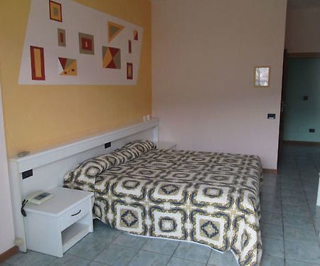 Hotel Stazione Paratico Eksteriør billede