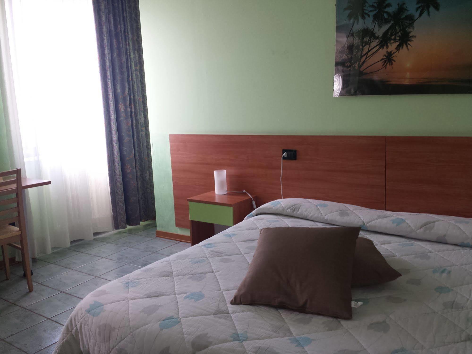 Hotel Stazione Paratico Eksteriør billede